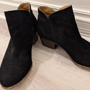 Lucky Brand Ferolia Boots Women's 8.5 Black Suede Ankle Almond Toe Bootie